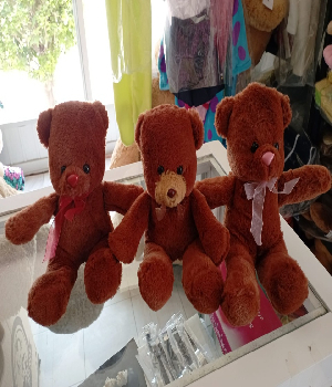 Imagen de Bonitos ositos de peluche color moka de 18 cms sentados numero 0