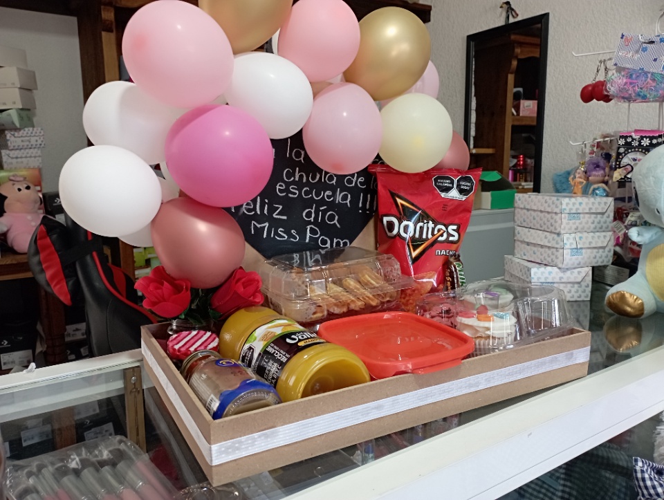 Imagen de Desayuno sorpresa regalo personalizado numero 2