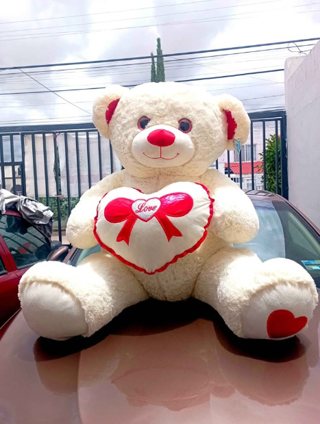 Imagen de Oso de peluche gigante blanco 135 cm reales con corazon premium numero 1
