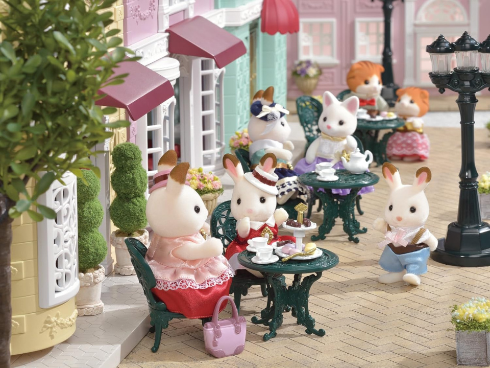 Imagen de Set de té y golosinas ternurines Calico Critters numero 2
