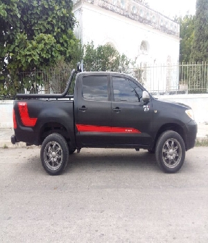 Imagen de TOYOTA HILUX DOBLE CABINA 2006  123000