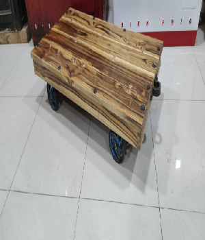 Imagen de Carro tipo ferrocarrilero mesa de centro de madera de teka