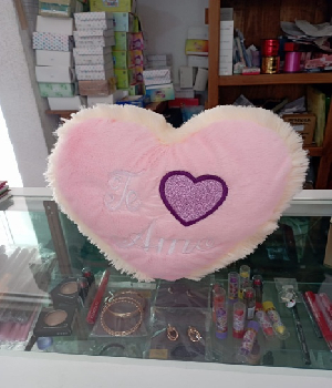 Imagen de Corazon de peluche de color rosa 30 cms Te amo numero 0