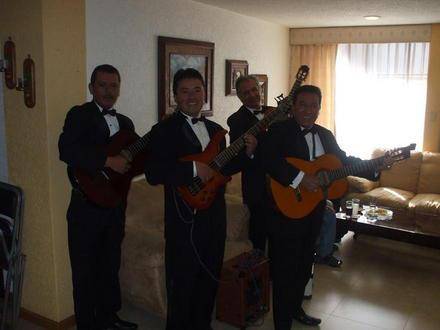 Imagen de Dúo Trio ó Cuarteto para tus Serenatas numero 2