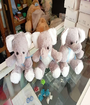 Imagen de Elefantes de peluche de 15 cms ideales para centros de mesa baby showe