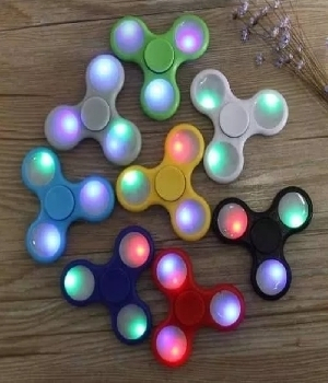 Imagen de Fidget Spinner grande luminoso 8 cms diametro