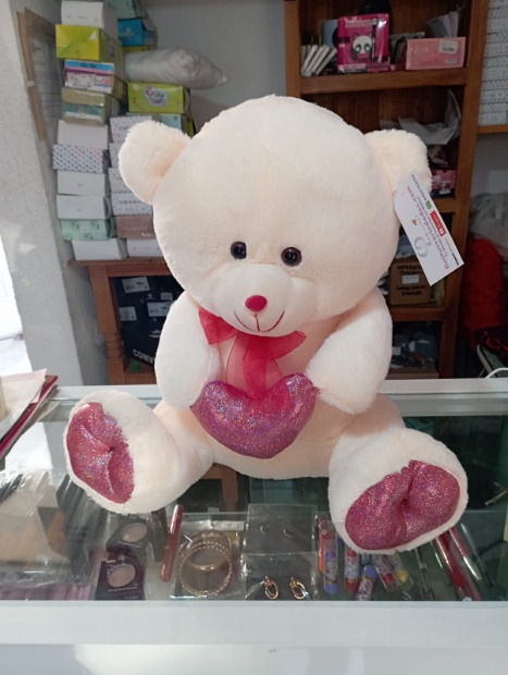 Imagen de Osito de peluche con corazon rojo de 40 cms  numero 2