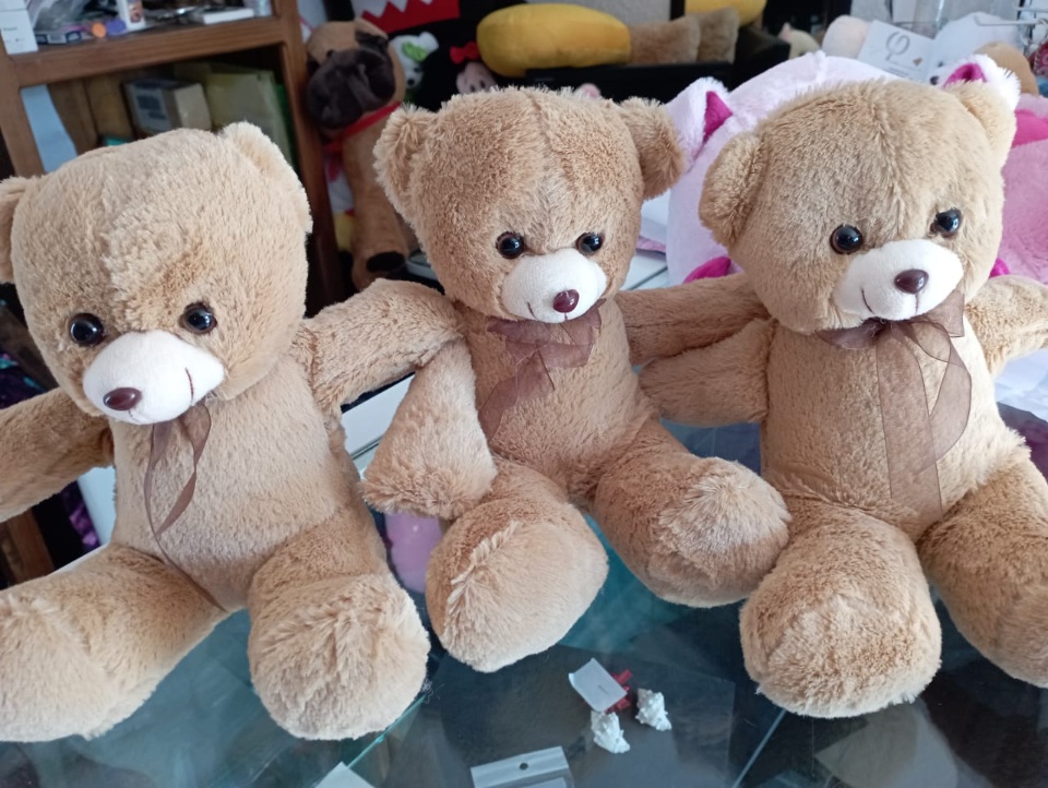 Imagen de Oso de peluche cafe 22 cms para centros de mesa bautizo o eventos unitario