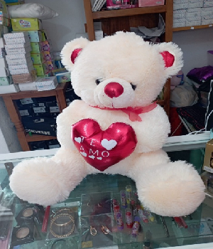 Imagen de Oso de peluche de 40 cms sentado con corazon te amo