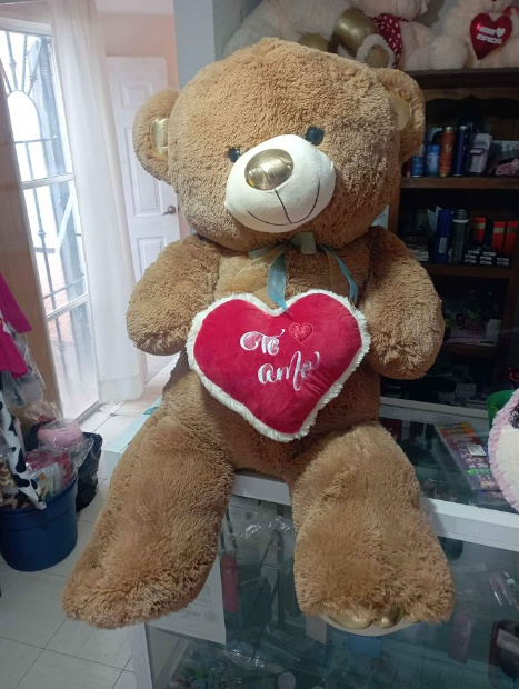 Imagen de Oso de peluche gigante café con corazón de 125 cm numero 2