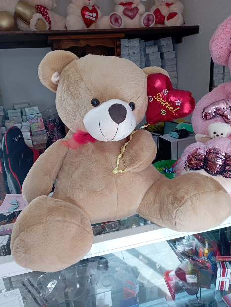 Imagen de Oso de peluche gigante con globo de 70 cm sentado color cafe numero 2