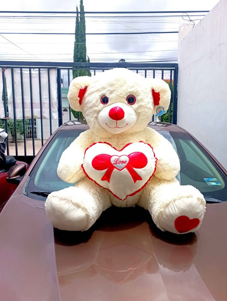 Imagen de Oso de peluche grande blanco 105 cm con corazon premium numero 1