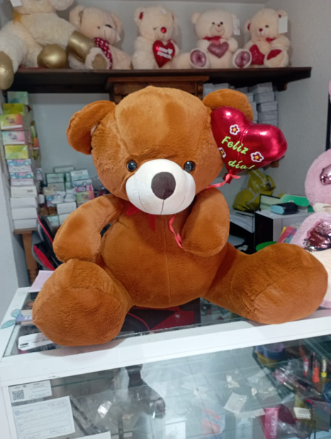 Imagen de Oso de peluche grande cafe tela suave 70 cm sentado