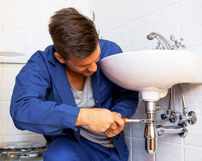 Imagen de PLOMEROS EN EL TOBERIN 3147535146 numero 1