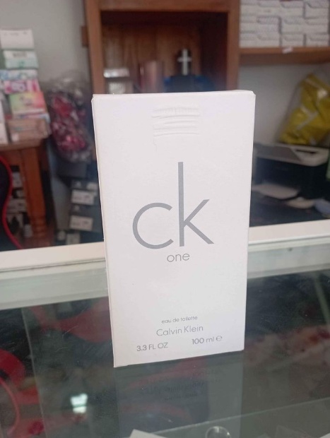 Imagen de Perfume Unisex Ck One de 100 ml Calvin Klein numero 2