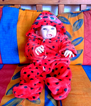 Imagen de Pijama Mameluco rojo con puntos para bebe talla 1 a 3 años