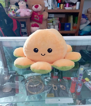 Imagen de Pulpo reversible peluche color amarillo y verde de 15 cms 