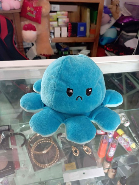 Imagen de Pulpo reversible peluche color azul cielo y azul fuerte de 15 cms  numero 2