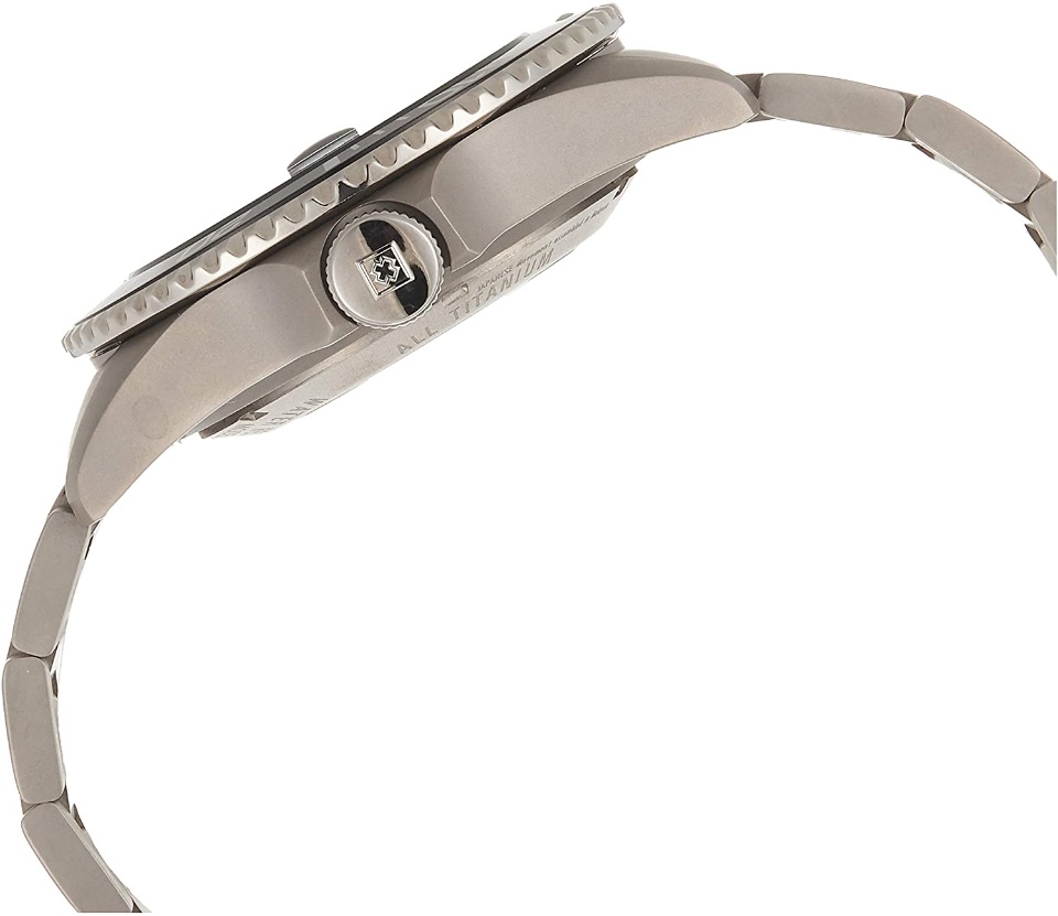 Imagen de Reloj invicta pro driver para hombres plateado  numero 1