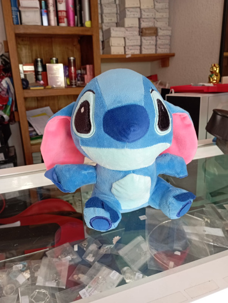 Imagen de Stitch de peluche chico de 23 cm sentado