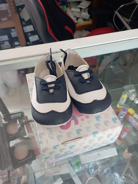 Imagen de Tenis para bebe color blanco y azul no caminante Talla 11 cms numero 2