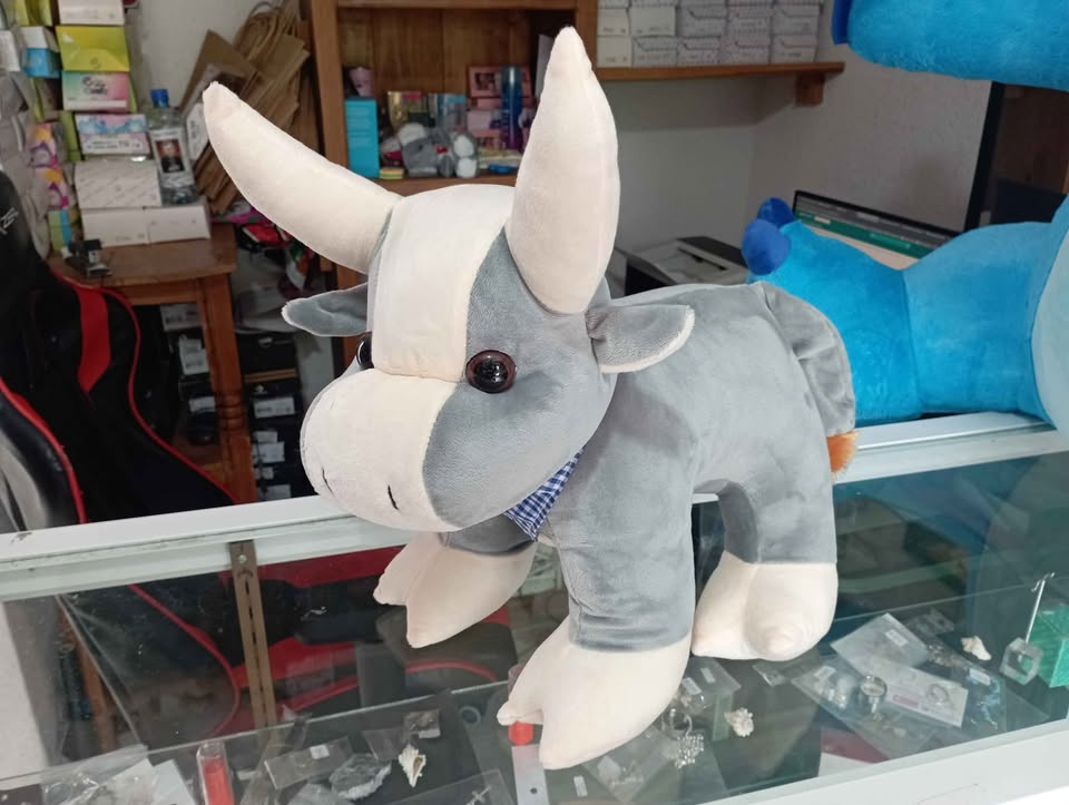 Imagen de Toro de peluche color gris 40 cm numero 1