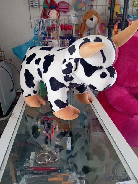 Imagen de Toro vaca de peluche de 60 cms de largo blanco y negro numero 3