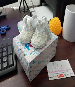 Imagen de Zapatitos para bebe blancos bautizo MOD 580