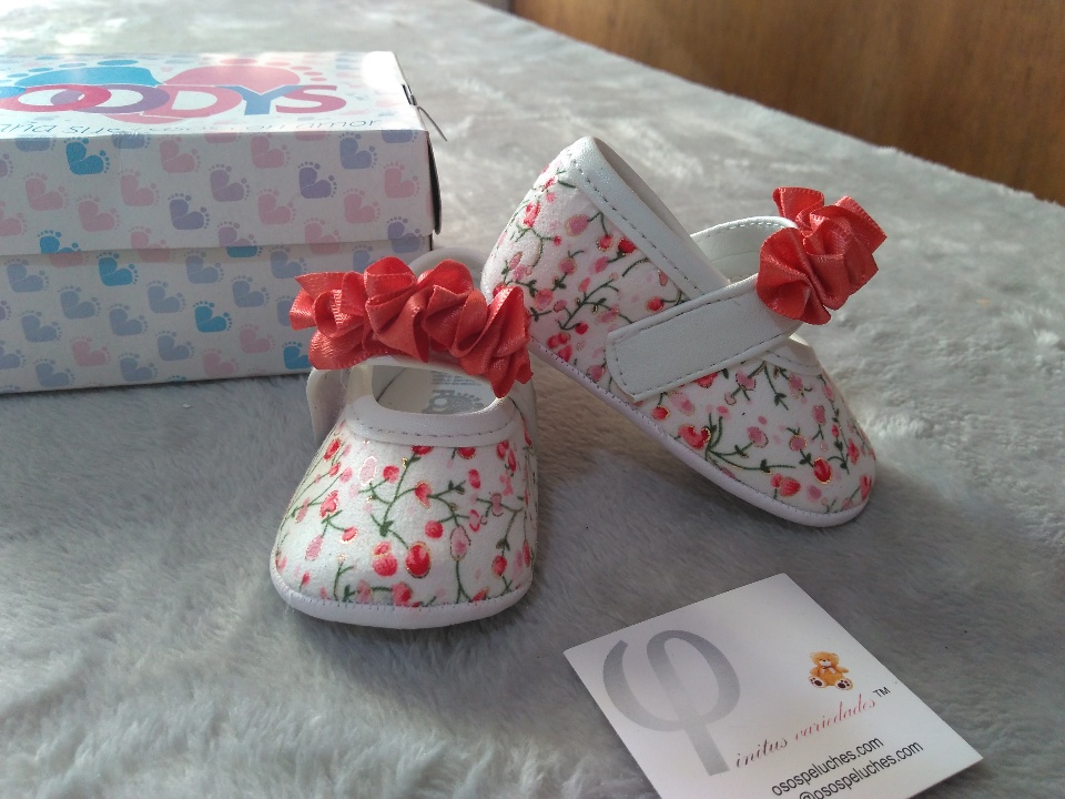 Imagen de Zapatos para bebe floreados blancos mod102 numero 1